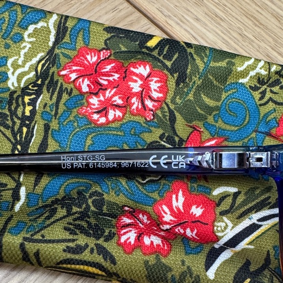 Maui Jim Blue to Brown Gradient Cat-Eye Sunglasses - Picture 6 of 6